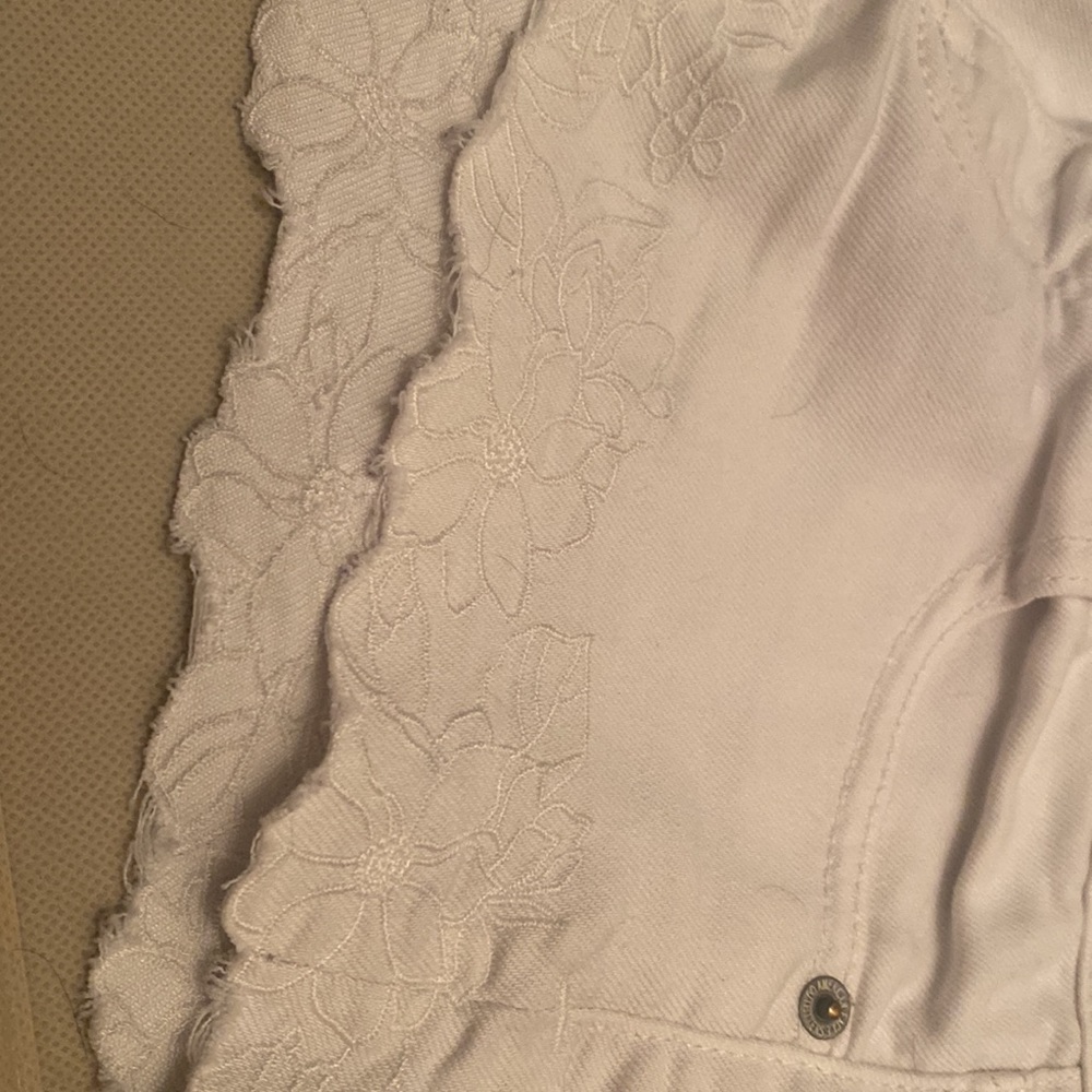 American Eagle shorts - Picture 2 of 4